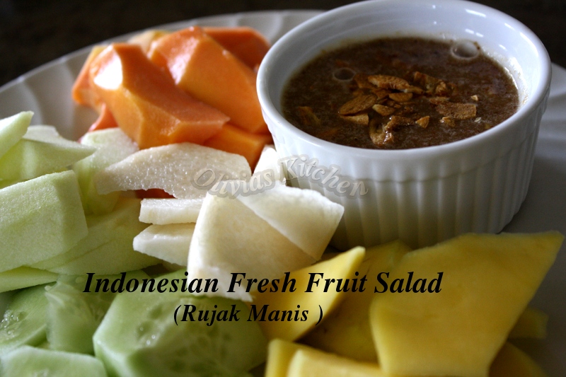 Photo Rujak Buah - Fruit Salad with Spicy Palm Sugar Sauce from Pariaman City